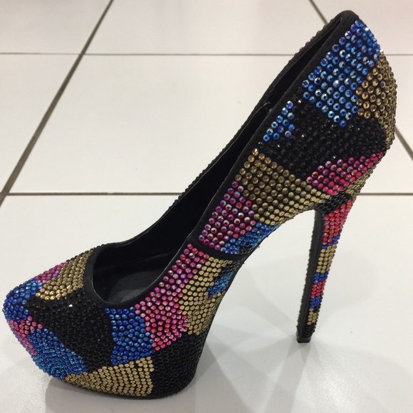 HOST PICK ✨Steve Madden Platform Heels - Picture 2 of 5